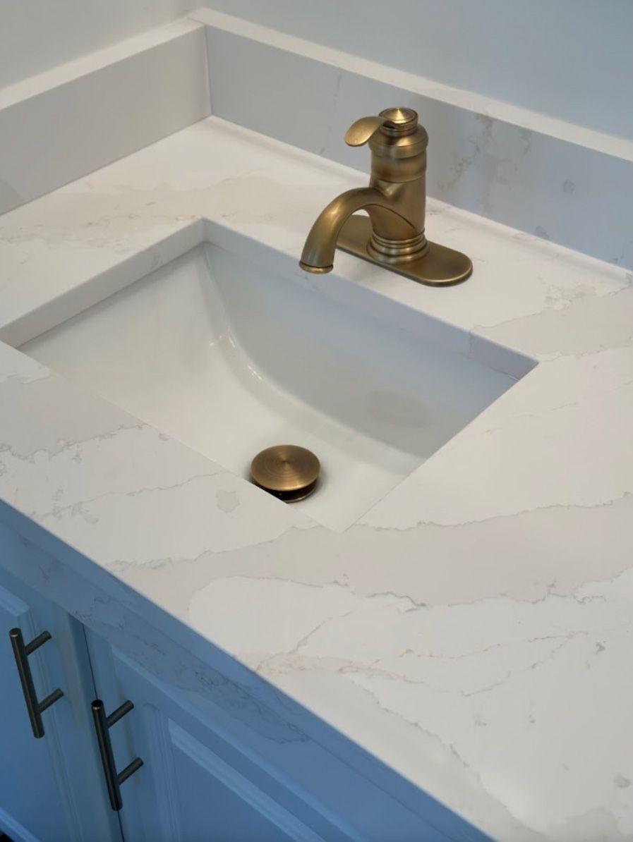 Et Calacatta Gold Quartz Bathroom Countertop