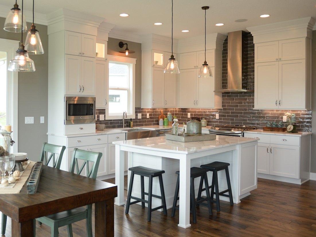 White Shaker Kitchen Cabinets with Island